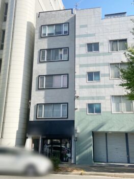 福岡市博多区にてビルの外壁補修工事が完了しました。
